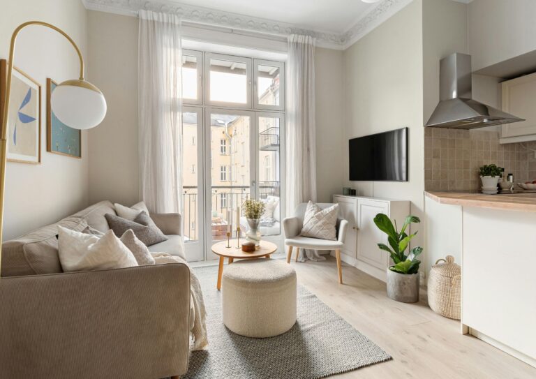 Read more about the article עיצוב בתים קטנים – כל הפתרונות להפיכת חלל קטן למרווח